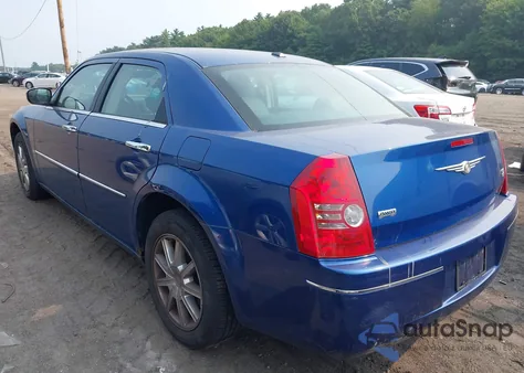 2010 Chrysler 300 Touring/Signature Series из США, поврежденный, VIN 2C3CK5CV8AH331020
